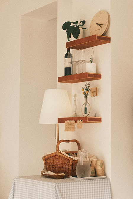 Floating shelves